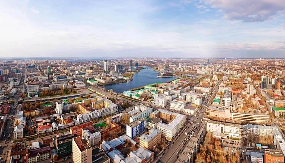 Не домострой: в 43 городах России прекратили возводить жилье