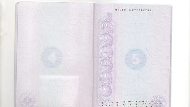 Многие МФЦ вводят ограничения и выписываться из квартиры сейчас не надо