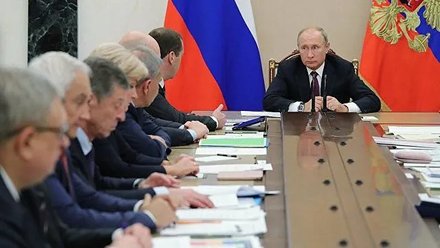 Путин поручил правительству решить проблему обманутых дольщиков