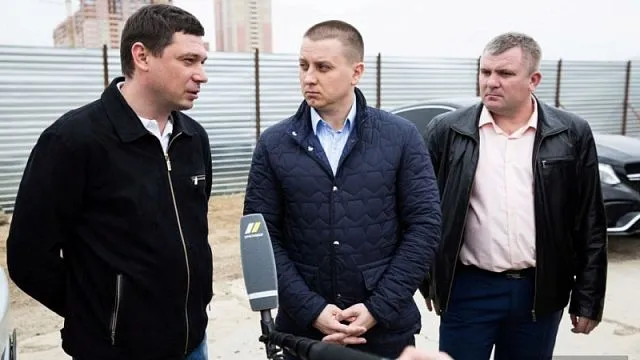 Евгений Первышов с рабочим визитом посетил микрорайон "Губернский"