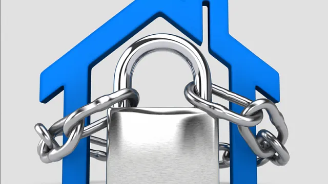 Как собственникам оформить запрет на сделки с недвижимостью без их участия?