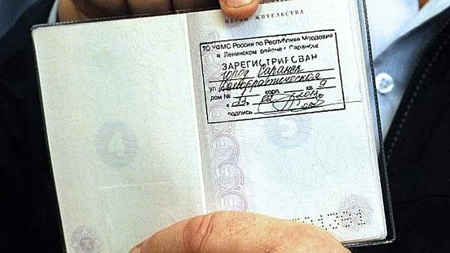 Что сейчас может грозить тем, кто живет не по месту регистрации, и как защититься от неприятностей