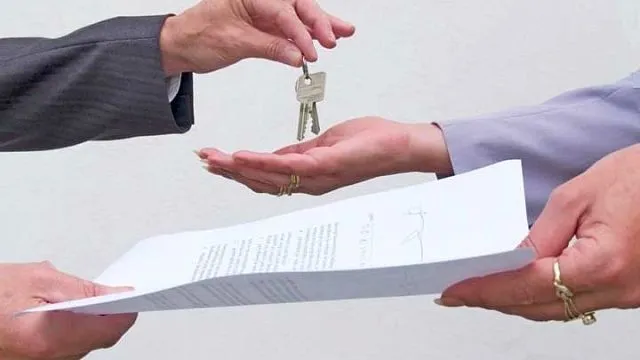 Чем рискует владелец жилья, заключая письменный договор с квартирантами